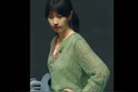 一个900度近视的画家，画出的女子让你分不清是照片还是绘画图片