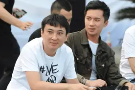 王思聪和秦奋谁更“壕”？看两人赌桌上的筹码，一目了然图片