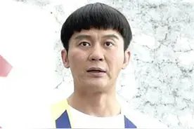 42岁李晨演17岁学生被嘲，张译留言调侃，网友让他给年轻人机会图片