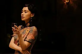 中年离异女刘敏涛，一曲《红色高跟鞋》彻底露出"真面目"图片