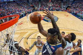 才2年，锡安就被NBA赶下“神坛”，场均27+7啊，还不配当接班人？图片