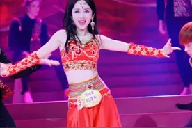 好歌手云飞：娶“古典女神”美娇妻，6登央视春晚，为人低调朴素图片