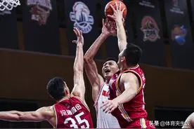 62-85，广东爆大冷！易建联复出14分中规中矩，妖星17分带队赢球图片