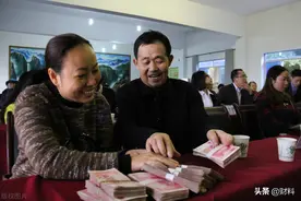 百姓“没钱”，企业赚钱难，社会上的财富，究竟被谁“赚”走了？图片