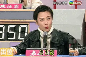 50岁的袁洁莹留起长发，身材不变形依旧纤细，不再英气现状柔美图片