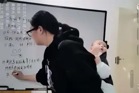 背着娃娃上网课——记固镇“90后”乡村教师罗银艳图片