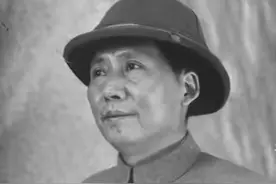 李敖喜欢批判人，但十分敬佩毛主席，他称赞毛主席有两大优点图片
