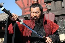 古代权臣有多狂？入朝不趋，赞拜不名，诏书不名，剑履上殿！威风图片