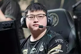 Uzi战队招聘要求：LOL韩服大师300，王者Q区前300，服务器前100图片