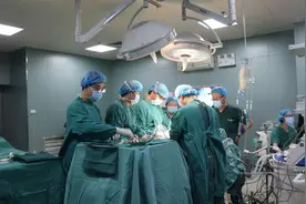 “小感冒”突然变成了“肺癌”！徐州肿瘤医院与冈萨雷斯教授合作图片