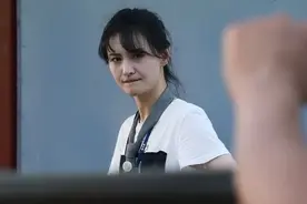 郑爽被查！央视发声：谁偷逃税谁就得凉凉！一批明星工作室接连注销，怎么回事？图片
