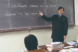 这个校长，为何把学生成绩“看得很淡”？图片