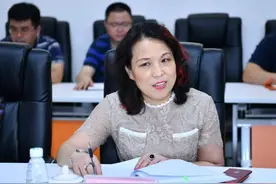 苹果背后的三个中国女人，一个海归，一个打工妹，还有一个成首富图片