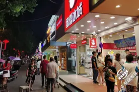 大美赤壁·夜经济篇③ |“夜购”消费，赤壁老街、新区承包你的惬意时光图片