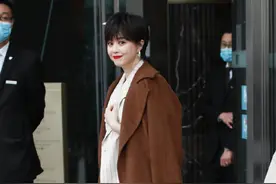 群星红毯无修图：蒋欣壮得像怀孕，倪妮王鸥罕见性感，杨紫妆太浓图片