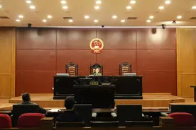浙江一采茶男子纵容七只猎狗咬死一只猴子 被判刑一年六个月图片