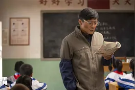 《山海情》中，这位赚足了观众眼泪的校长告诉我们关于读书的道理（一定要给孩子讲）图片