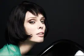 可可·罗恰 Coco Rocha Harper's Bazaar 2020 3月封面图片