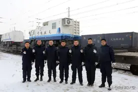 只为那瞬间的完美重逢图片