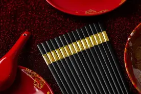 「国宴」同款筷子！航天材料打造，轻松夹起100颗玉米图片