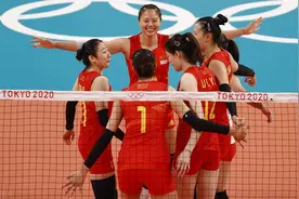 中国女排3-0完胜意大利！朱婷丁霞轮休李盈莹15分！郎平3变化首胜图片