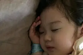 表情包：气得脑壳子有点疼！图片