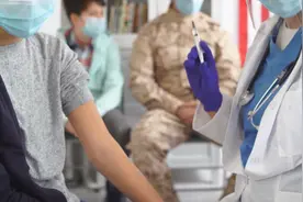 美国抗疫乱象频出，神秘疾病难以查证，没料到竟是疫苗副作用图片