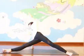 腿部拉伸：坚持28天见铅笔腿，如何安全有效的拉伸腿部后侧韧带？视频封面