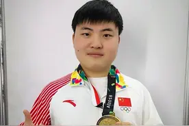 鲜为人知的电竞“职业病”——23岁的冠军一身伤病退役图片