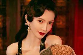 ELLE风尚大典：金晨复古妆风情万种，关晓彤黑长裙婀娜多姿图片