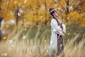 小说：做我剑侍三年，让你证道成皇！嚣张面首强收美女为剑侍图片