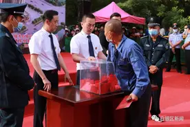 白银区公园路街道银光公司棚户区改造（银光名座）建设项目举行选房顺序号抓取活动图片