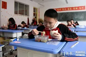 重返校园！平原一中两千余名学子开学图片