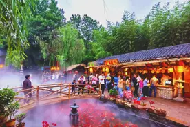 山东难得一见的桃花源式古村，门票仅需98，央视授予“最美乡村”图片