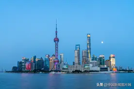 上海外滩陆家嘴 夜景璀璨图片