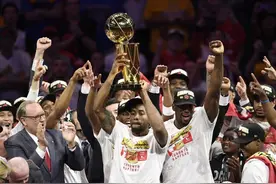 NBA本世纪含金量极低冠军：猛龙击败残阵勇士，湖人轻松拿下魔术图片