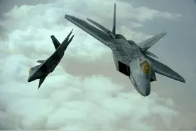 我国卫星疑似跟踪军F22，高空“直播”追踪，破解隐身战机神功图片