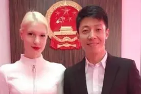 撒贝宁老婆的婚前婚后变化，不禁让人感叹，“洋媳妇有保质期”图片