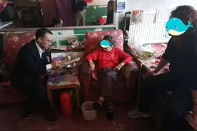 法官调解续亲情 祖孙三代享天伦图片