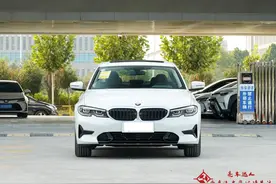 宝马320i怎么样？2.0T156马力，动力够用吗？图片