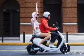 盘点四款超级电摩，最高时速150，续航400公里，车主：比摩托车香图片