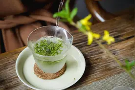 绿茶不要先放茶叶再倒水！想要茶香味浓，牢记这个绿茶“顺口溜”图片