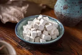 茯苓泡水，有4大好处图片