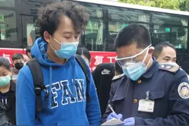 武汉冠捷：工人们“点对点”返岗了！还多来了2倍人图片