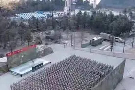 上打飞机下打人，我新式防空炮火力凶猛，专防印方人海冲锋图片