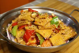 媳妇最馋这道菜，我家隔三差五做一次，香辣过瘾，好吃又下饭图片
