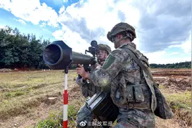 看！利剑出鞘图片