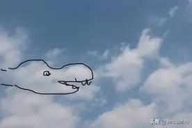 白云升远岫，摇曳入晴空-云朵涂鸦图片