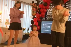王祖蓝为女儿庆生，2岁身高已到李亚男大腿，上亿豪宅内景曝光？图片