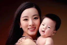 揭秘春晚5位主持人：李思思终成“一姐”，接班董卿的新人太美了图片